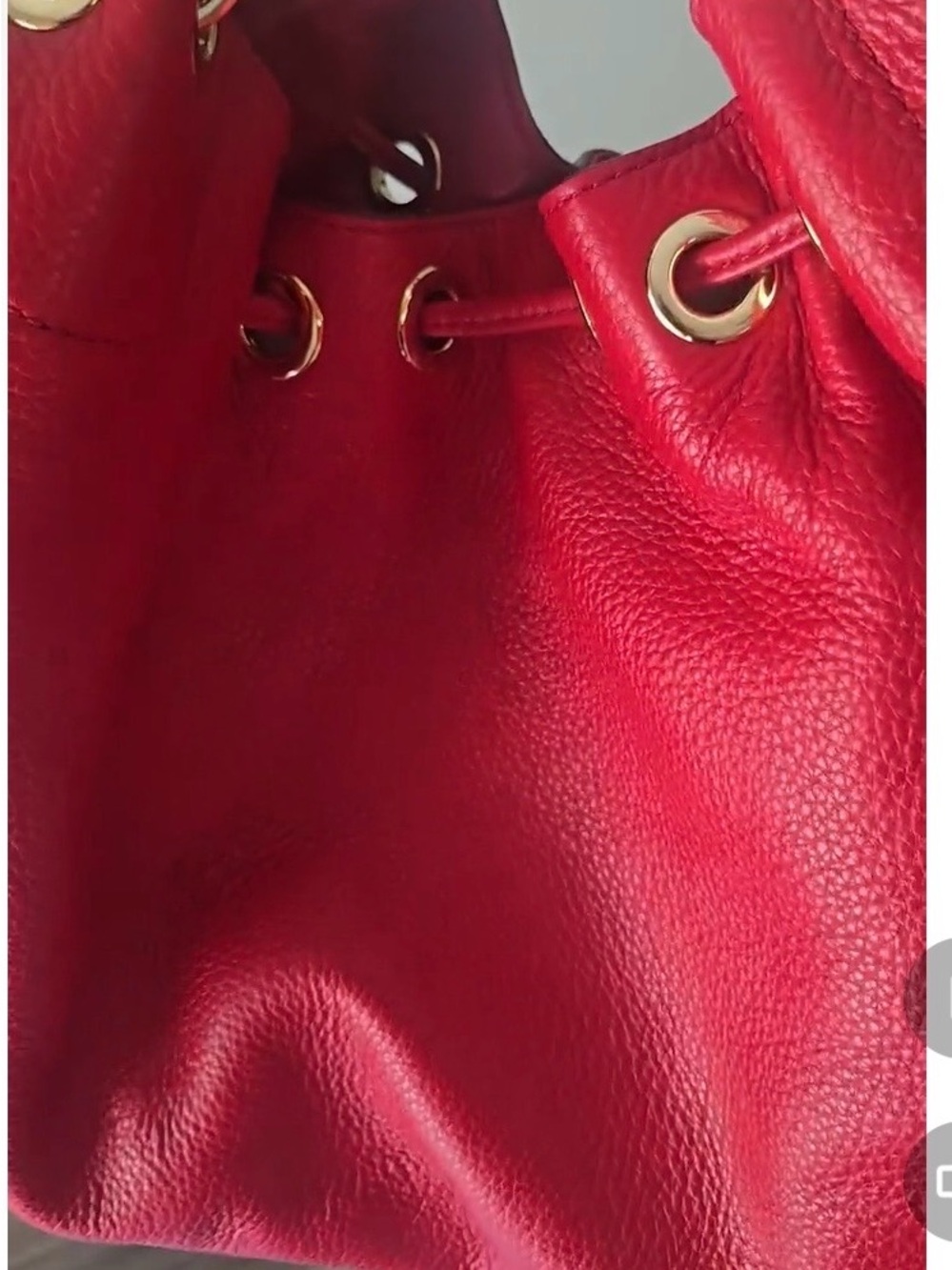 Michael Kors Red Leather Shoulder Bag with Gold Hardware like new - Picture 3 of 12